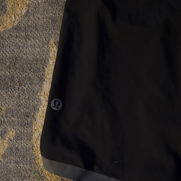 lululemon athletica Black Men's Reflective Trim Layered Running Shorts - Picture 3 of 7